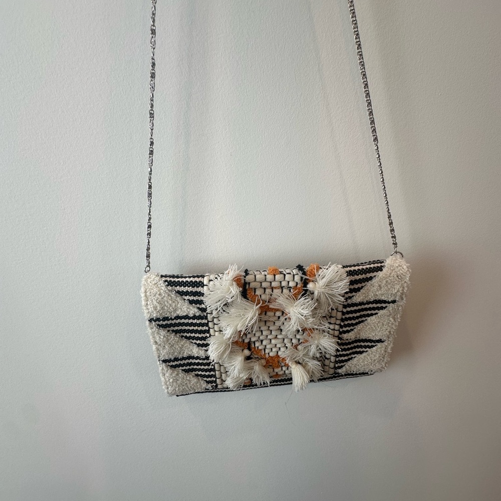 Stylish Woven Shoulder Bag - Cream and Black